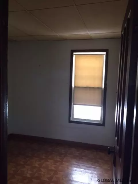 509 Mcclellan St, Schenectady, NY 12304 photo 5