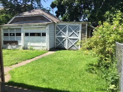 509 Mcclellan St, Schenectady, NY 12304 photo 8