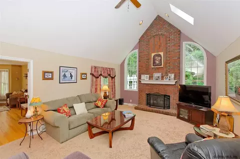 21 Mann Blvd, Clifton Park, NY 12065 photo 8
