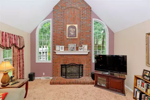 21 Mann Blvd, Clifton Park, NY 12065 photo 9
