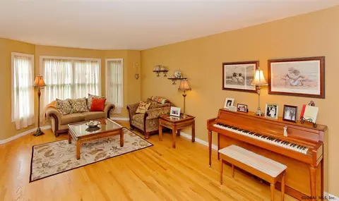 21 Mann Blvd, Clifton Park, NY 12065 photo 10