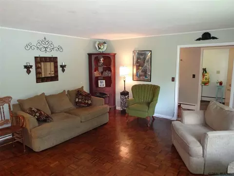 44 Greenleaf Dr, Delmar, NY 12054 photo 11