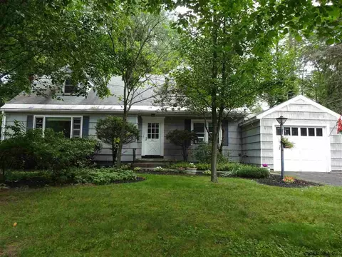 44 Greenleaf Dr, Delmar, NY 12054 photo 1
