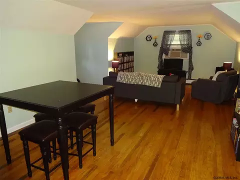 44 Greenleaf Dr, Delmar, NY 12054 photo 3