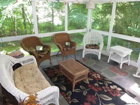 44 Greenleaf Dr, Delmar, NY 12054 photo 5
