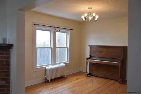 1049 Eastern Ave, Schenectady, NY 12308 photo 8