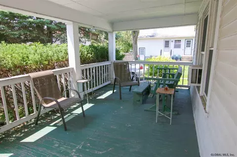 1049 Eastern Ave, Schenectady, NY 12308 photo 2