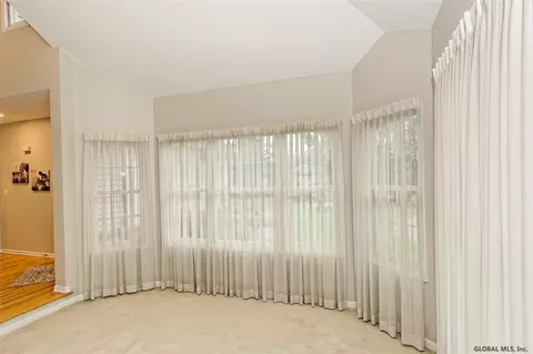 12 Devon Ct, Voorheesville, NY 12186 photo 5