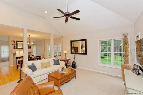 12 Devon Ct, Voorheesville, NY 12186 photo 11