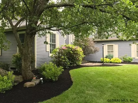235 Walnut Ln, Slingerlands, NY 12159 photo 17
