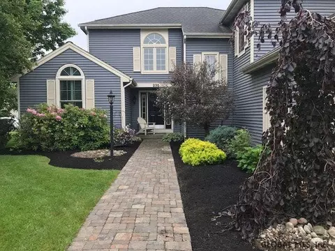 235 Walnut Ln, Slingerlands, NY 12159 photo 2