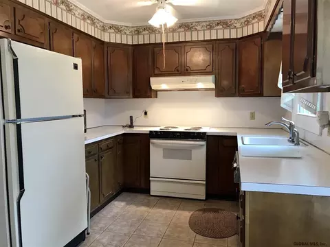 1271 Keyes Ave, Schenectady, NY 12309 photo 5