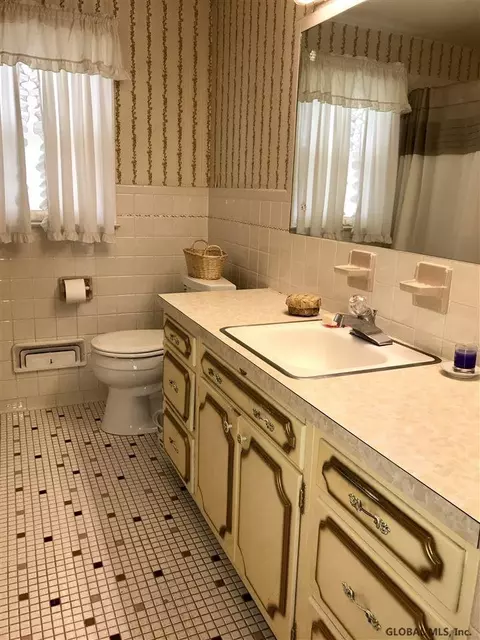 1271 Keyes Ave, Schenectady, NY 12309 photo 6