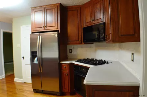 918 Morgan Ave, Schenectady, NY 12309 photo 5