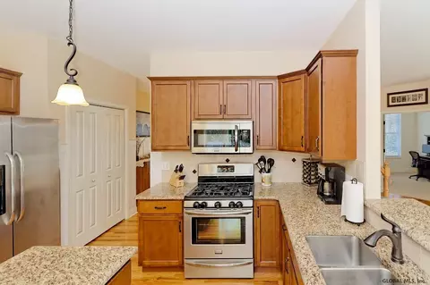 36 Chester Dr, Waterford, NY 12188 photo 13