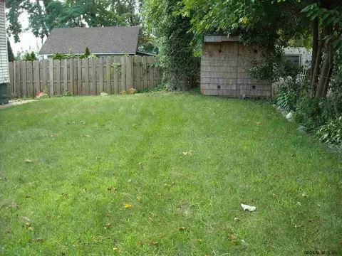 1036 Eastern Ave, Schenectady, NY 12308 photo 23