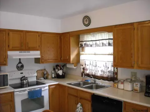 3368 Ralph St, Schenectady, NY 12304 photo 5