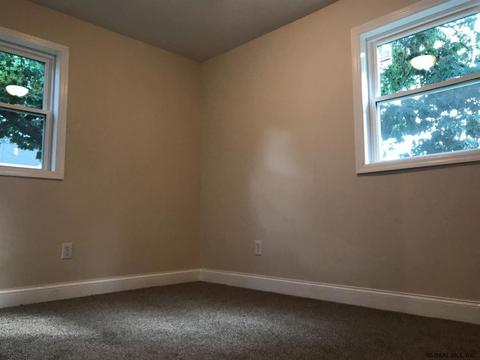 427 Chiswell Rd, Schenectady, NY 12304 photo 9