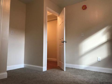 427 Chiswell Rd, Schenectady, NY 12304 photo 8