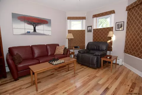 15 Marshall Ave, Schenectady, NY 12304 photo 9