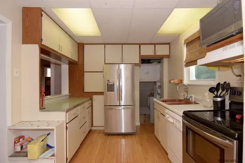 15 Marshall Ave, Schenectady, NY 12304 photo 3