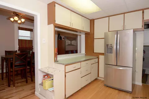 15 Marshall Ave, Schenectady, NY 12304 photo 4