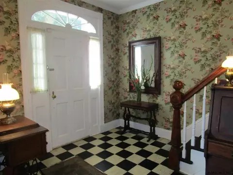 7 Front St, Schenectady, NY 12305 photo 2