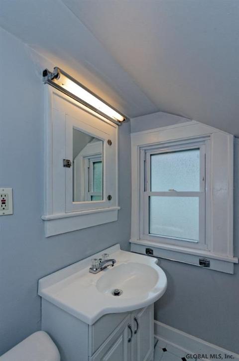 749 Decamp Ave, Schenectady, NY 12309 photo 20