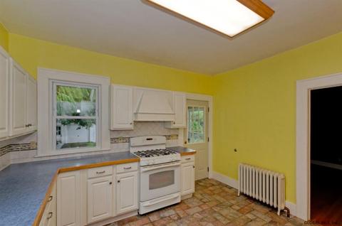 749 Decamp Ave, Schenectady, NY 12309 photo 11