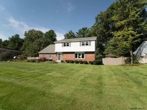 929 E Pine Hill Dr, Schenectady, NY 12303 photo 3