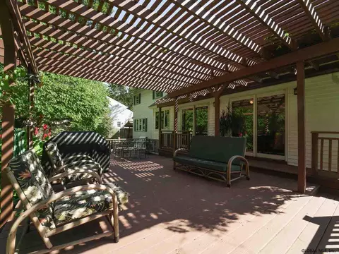 929 E Pine Hill Dr, Schenectady, NY 12303 photo 8