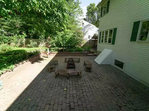 929 E Pine Hill Dr, Schenectady, NY 12303 photo 9