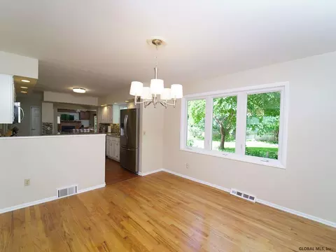 929 E Pine Hill Dr, Schenectady, NY 12303 photo 17