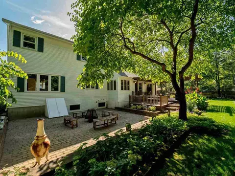 929 E Pine Hill Dr, Schenectady, NY 12303 photo 5