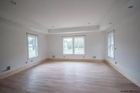 27 Leonard Pl, Delmar, NY 12054 photo 13