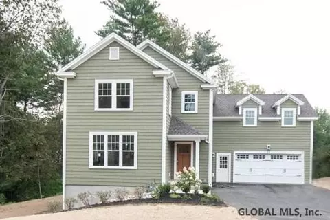 27 Leonard Pl, Delmar, NY 12054 photo 1