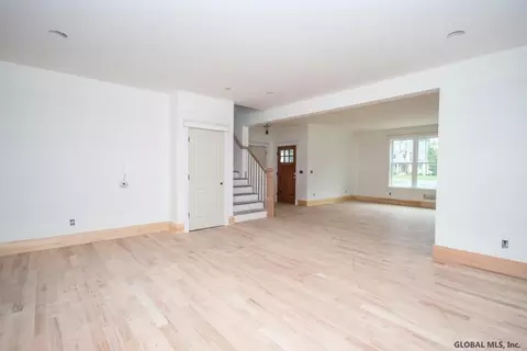 27 Leonard Pl, Delmar, NY 12054 photo 9
