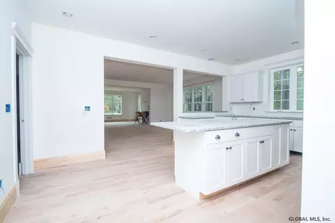 27 Leonard Pl, Delmar, NY 12054 photo 7