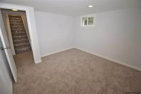 67 Jones Dr, Schenectady, NY 12309 photo 20