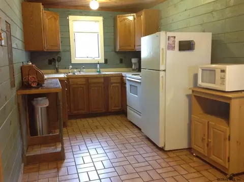 106 3rd St, Saratoga Springs, NY 12866 photo 8
