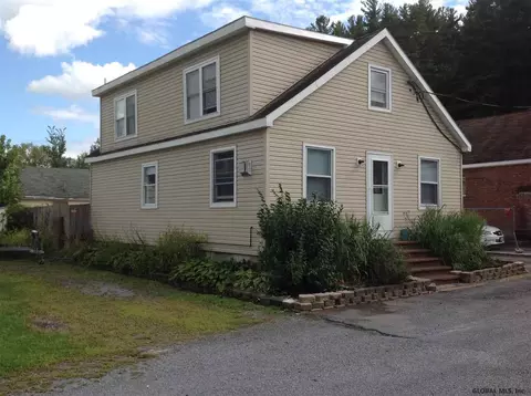 106 3rd St, Saratoga Springs, NY 12866 photo 2