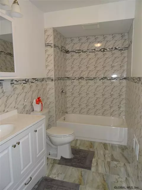 1052 Eastern Ave, Schenectady, NY 12308 photo 22