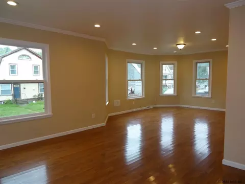 1052 Eastern Ave, Schenectady, NY 12308 photo 7