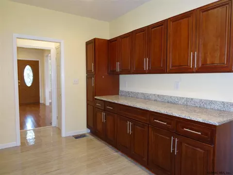 1052 Eastern Ave, Schenectady, NY 12308 photo 13