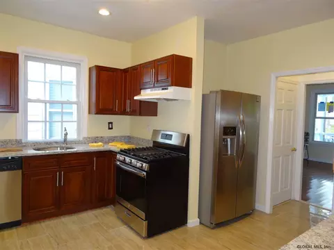 1052 Eastern Ave, Schenectady, NY 12308 photo 17