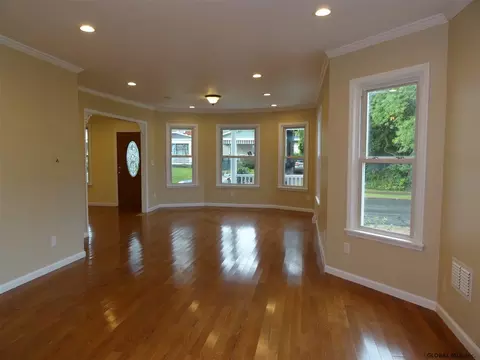 1052 Eastern Ave, Schenectady, NY 12308 photo 8