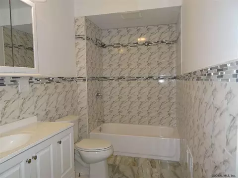 1052 Eastern Ave, Schenectady, NY 12308 photo 21