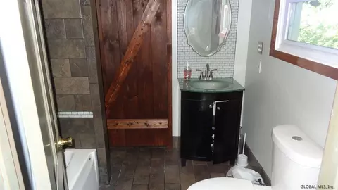 2518 Third Ave, Schenectady, NY 12303 photo 8