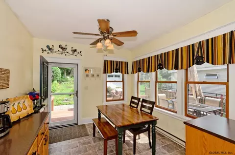 1048 Lexington Ave, Schenectady, NY 12309 photo 10