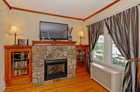 1048 Lexington Ave, Schenectady, NY 12309 photo 4